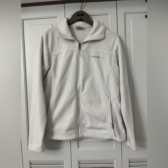 Columbia Jackets & Blazers - Women’s Columbia Soft White Zip-Up Fleece jacket coat